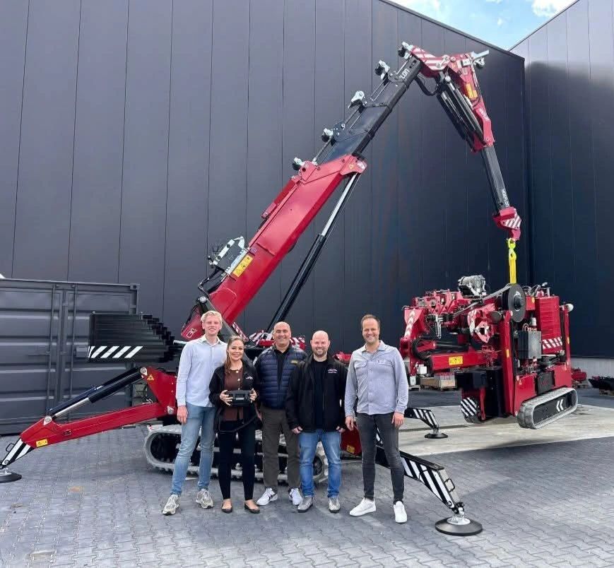 Spider cranes for hire in Manchester
